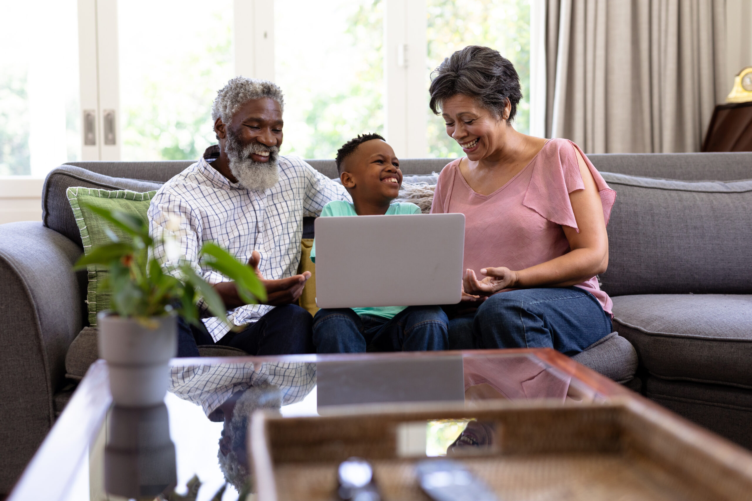 grandparents with grandchild